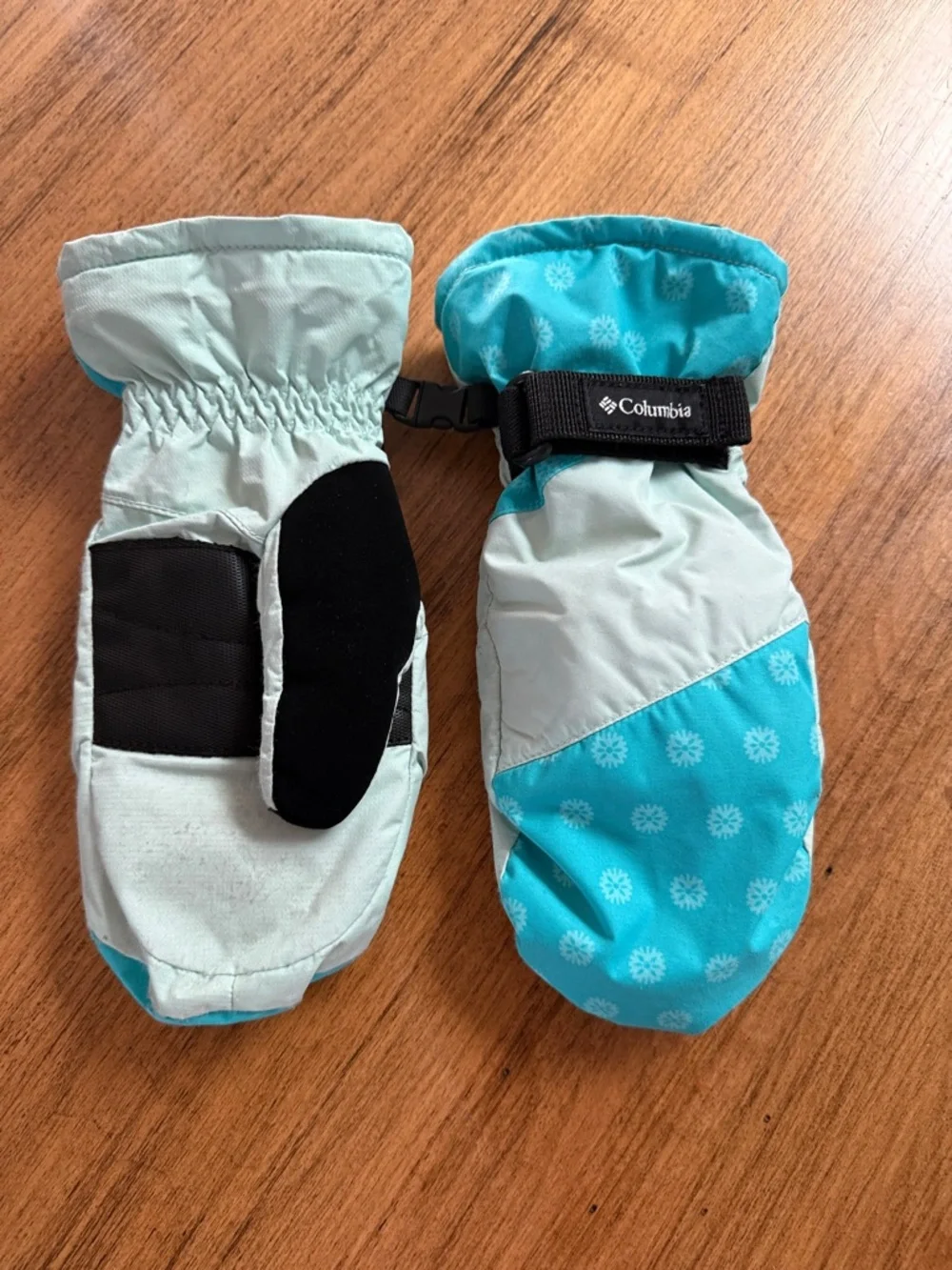 Columbia Kids Teal and Light Aqua Snowflake Mittens